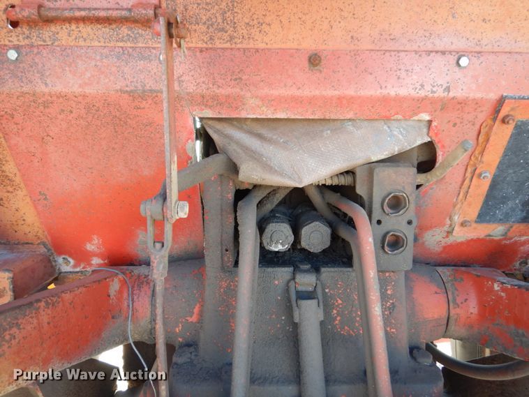 image for item FU9539 International 1066 tractor