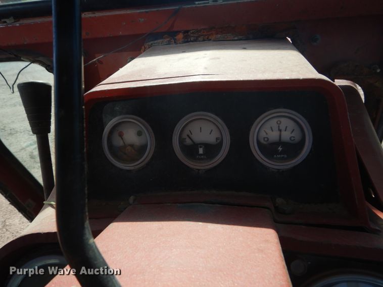 image for item FU9539 International 1066 tractor