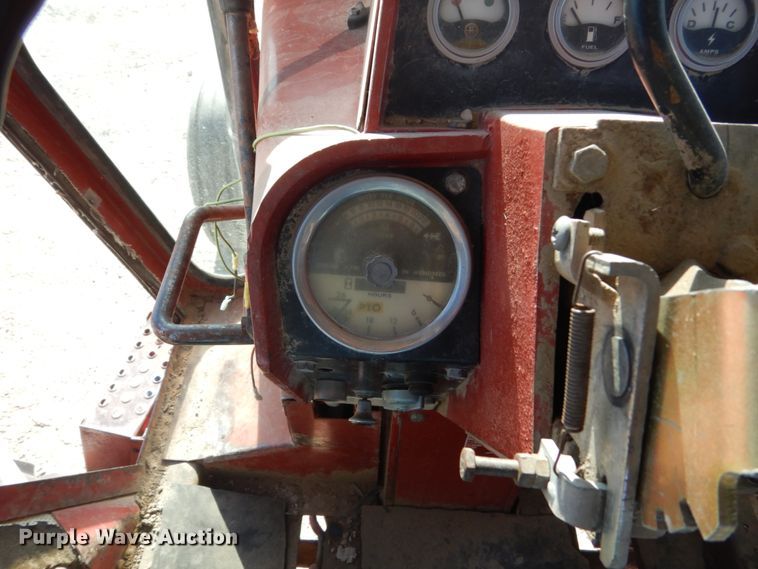 image for item FU9539 International 1066 tractor