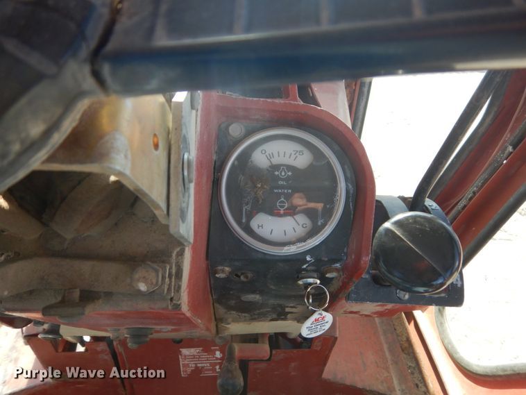 image for item FU9539 International 1066 tractor