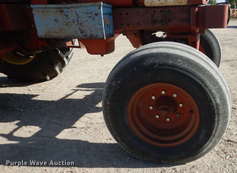 image for item FU9539 International 1066 tractor