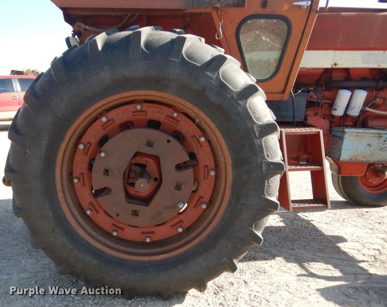 image for item FU9539 International 1066 tractor