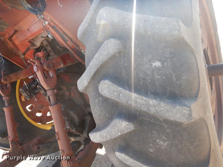 image for item FU9539 International 1066 tractor