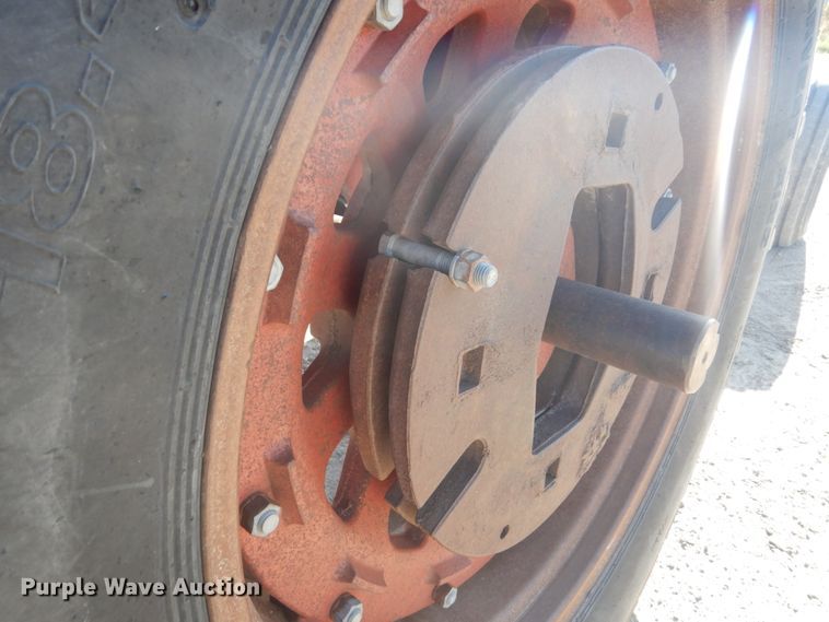 image for item FU9539 International 1066 tractor