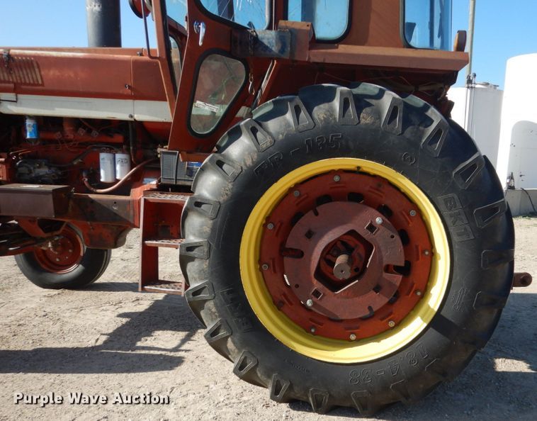 image for item FU9539 International 1066 tractor