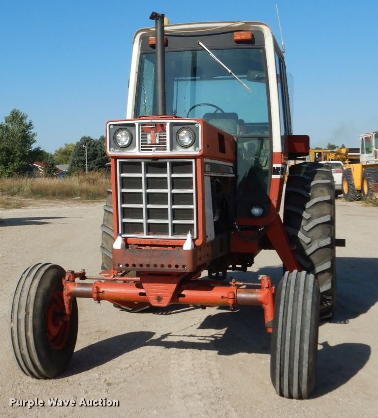 image for item FU9540 International 886 tractor