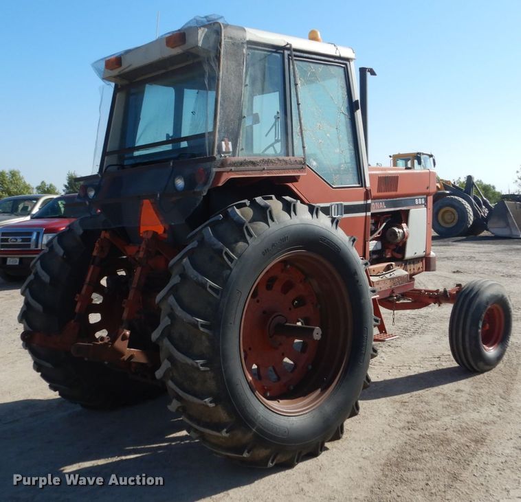 image for item FU9540 International 886 tractor