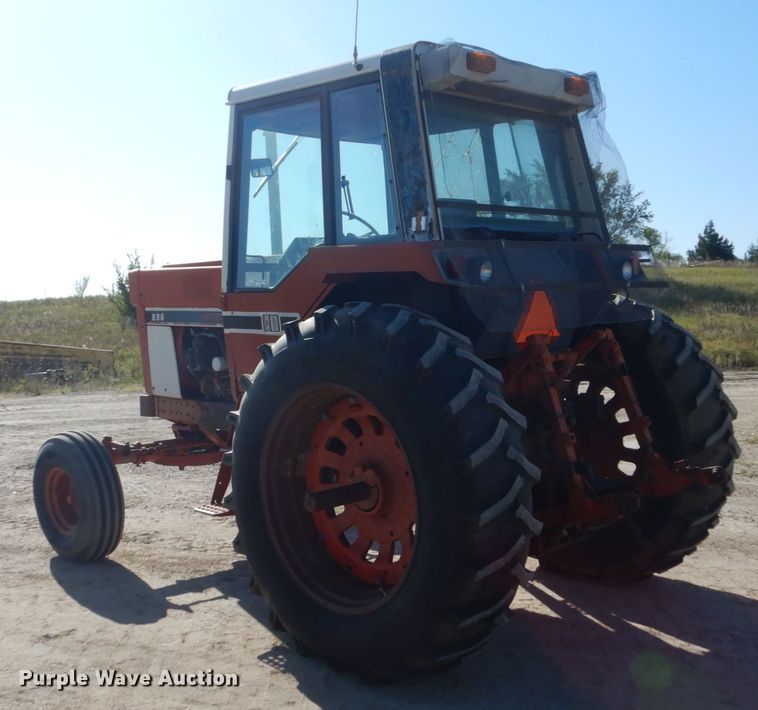 image for item FU9540 International 886 tractor