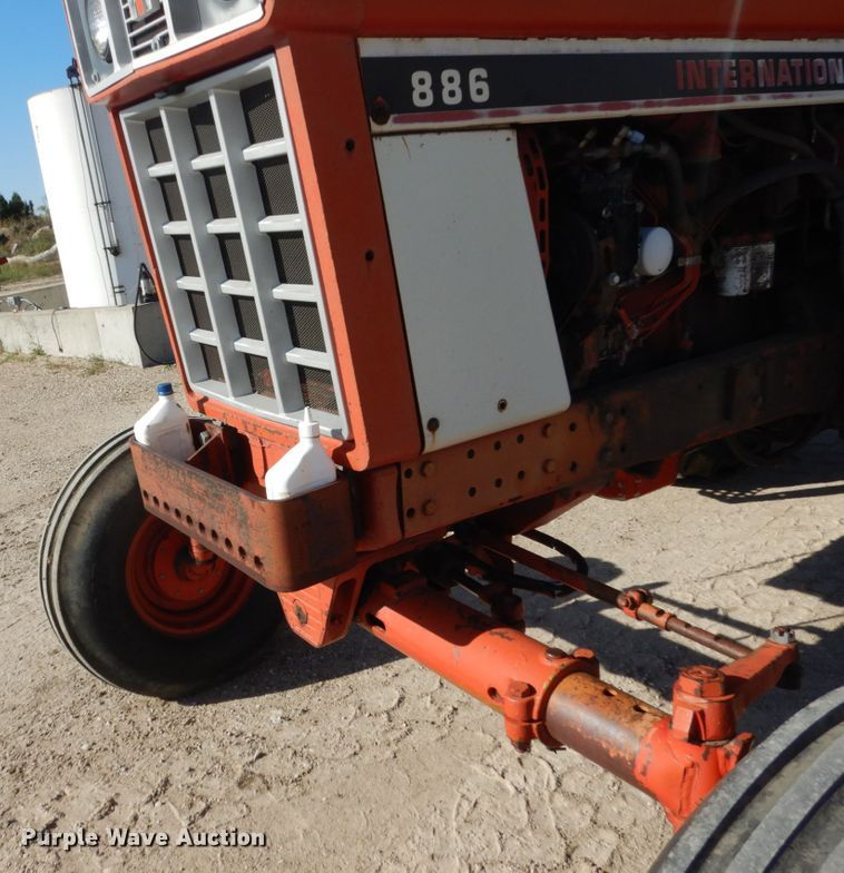 image for item FU9540 International 886 tractor