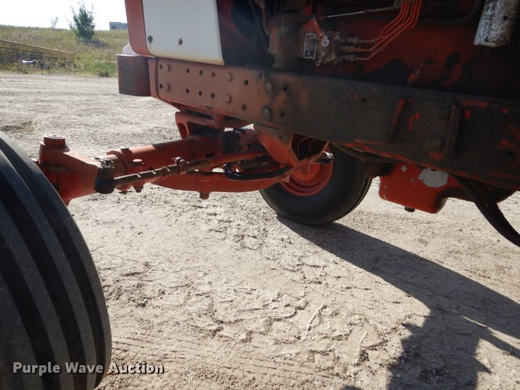 image for item FU9540 International 886 tractor