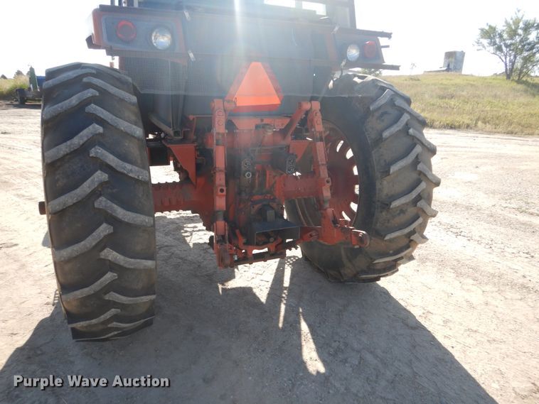 image for item FU9540 International 886 tractor