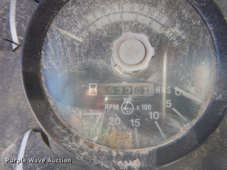 image for item FU9540 International 886 tractor