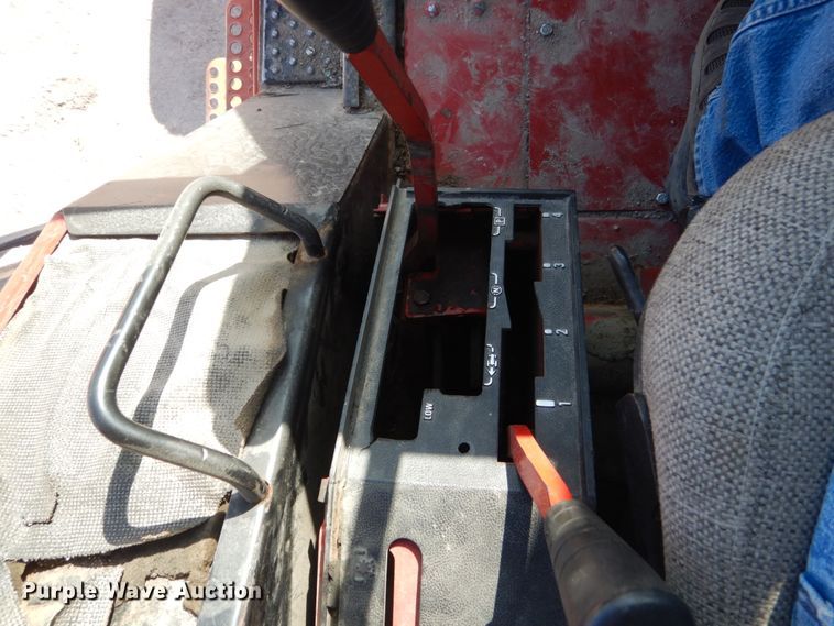 image for item FU9540 International 886 tractor