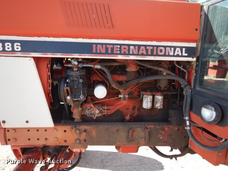 image for item FU9540 International 886 tractor