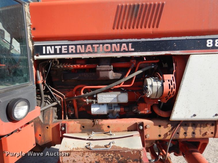 image for item FU9540 International 886 tractor