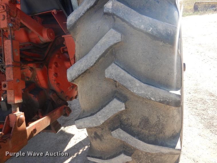 image for item FU9540 International 886 tractor