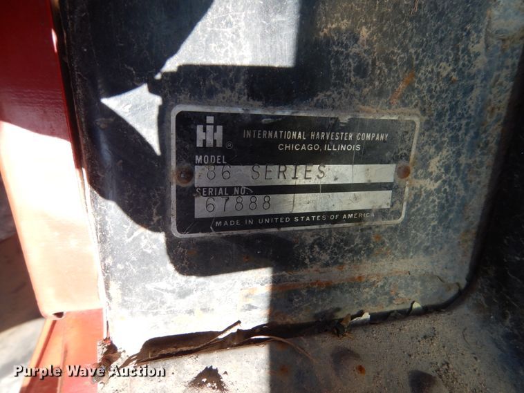 image for item FU9540 International 886 tractor