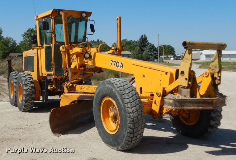 image for item FU9541 1982 John Deere 770A motor grader