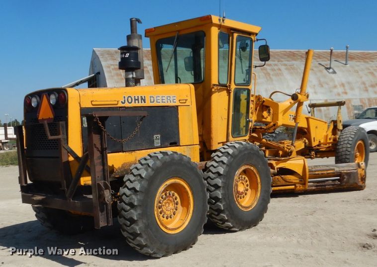 image for item FU9541 1982 John Deere 770A motor grader