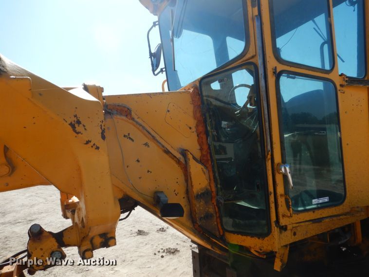 image for item FU9541 1982 John Deere 770A motor grader