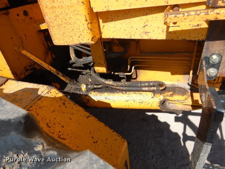 image for item FU9541 1982 John Deere 770A motor grader