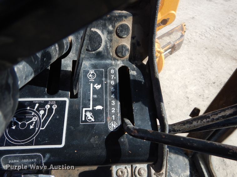 image for item FU9541 1982 John Deere 770A motor grader