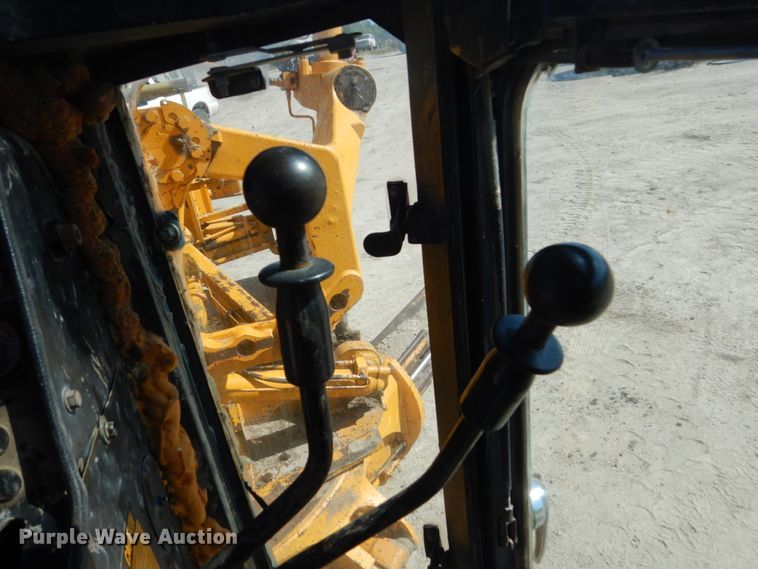 image for item FU9541 1982 John Deere 770A motor grader