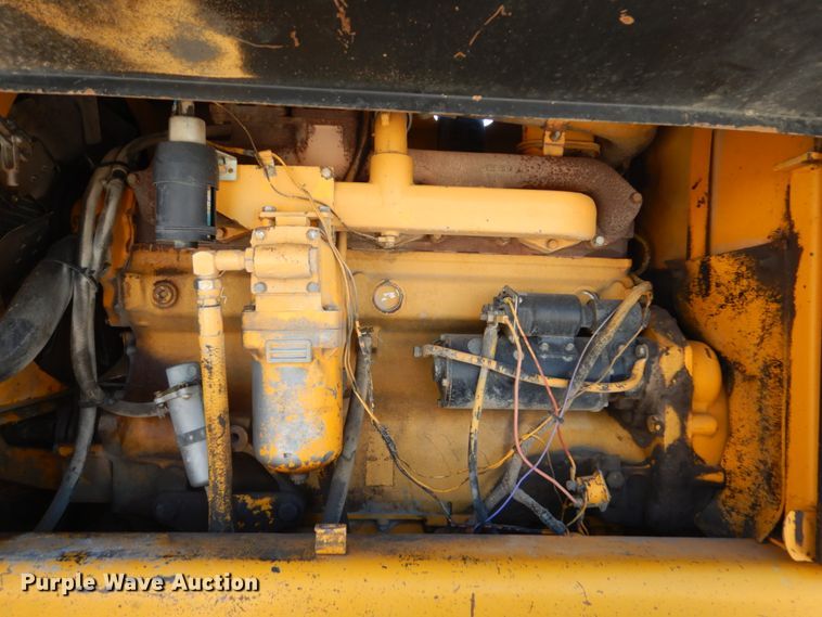 image for item FU9541 1982 John Deere 770A motor grader