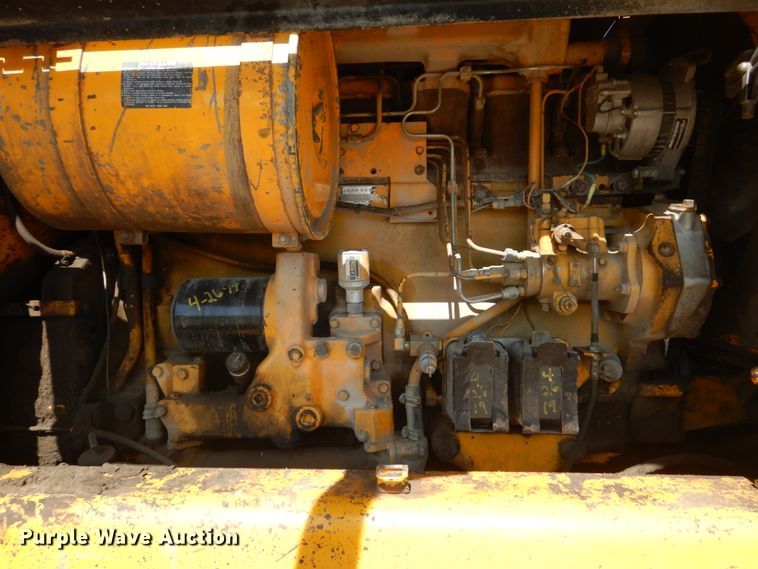 image for item FU9541 1982 John Deere 770A motor grader