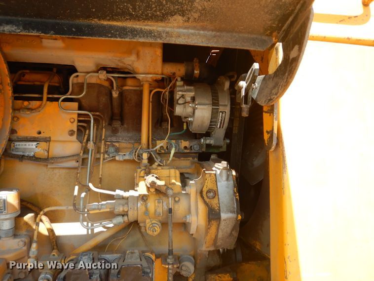 image for item FU9541 1982 John Deere 770A motor grader