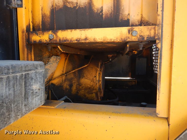 image for item FU9541 1982 John Deere 770A motor grader