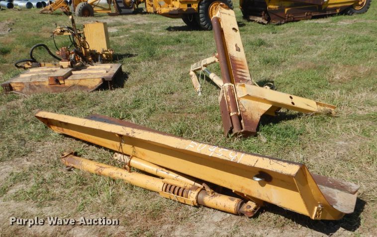 image for item FU9541 1982 John Deere 770A motor grader