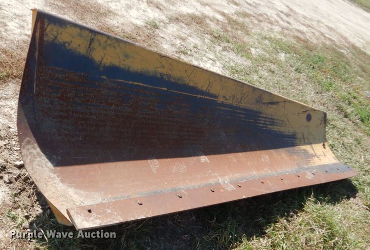 image for item FU9541 1982 John Deere 770A motor grader