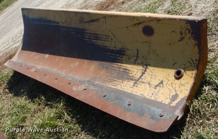 image for item FU9541 1982 John Deere 770A motor grader