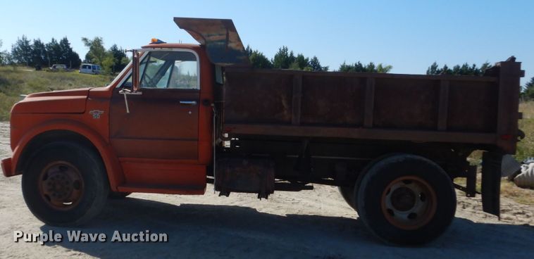 image for item FU9542 1967 Chevrolet 50 dump truck