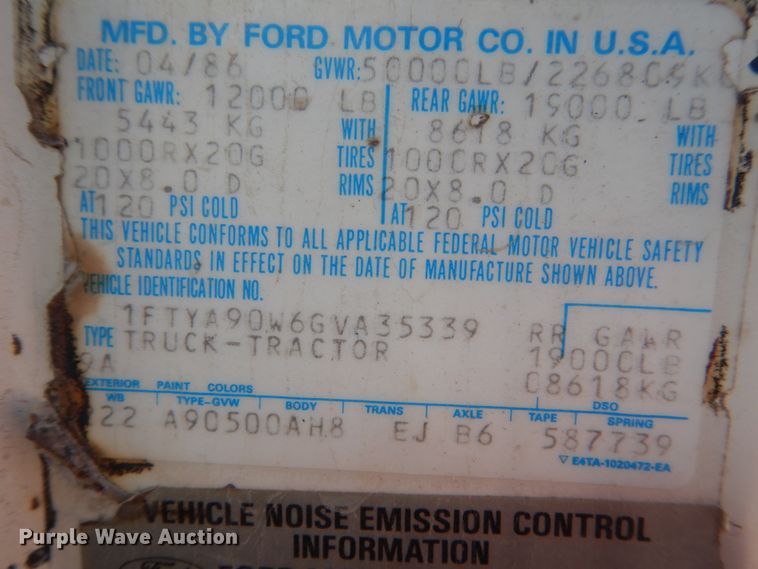 image for item FU9543 1986 Ford LT9000 semi truck