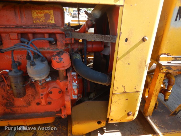 image for item FU9544 1962 International 130 drilling rig truck