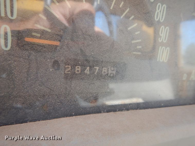 image for item FU9544 1962 International 130 drilling rig truck