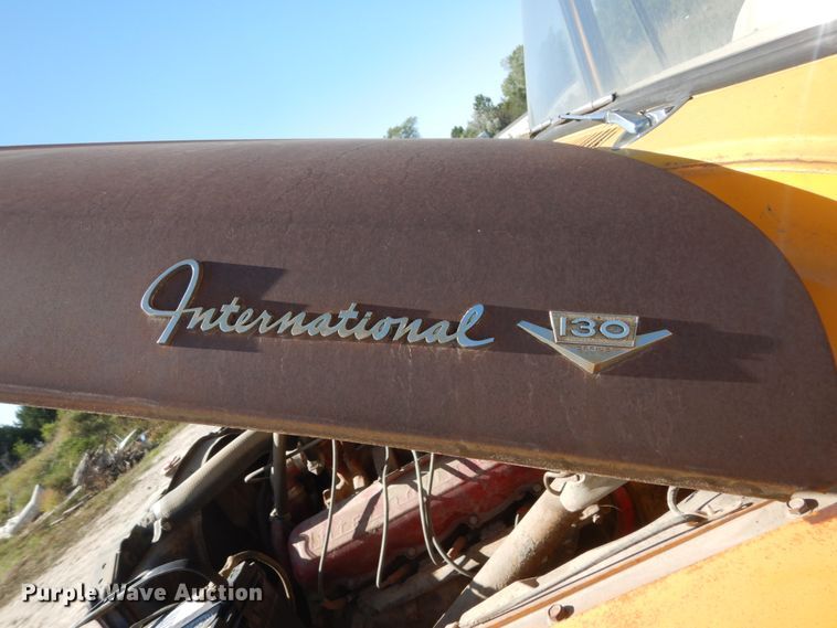 image for item FU9544 1962 International 130 drilling rig truck