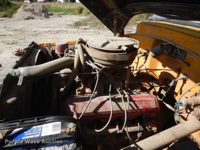 image for item FU9544 1962 International 130 drilling rig truck