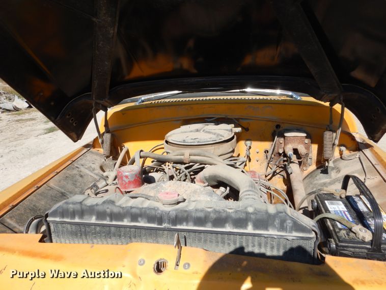 image for item FU9544 1962 International 130 drilling rig truck