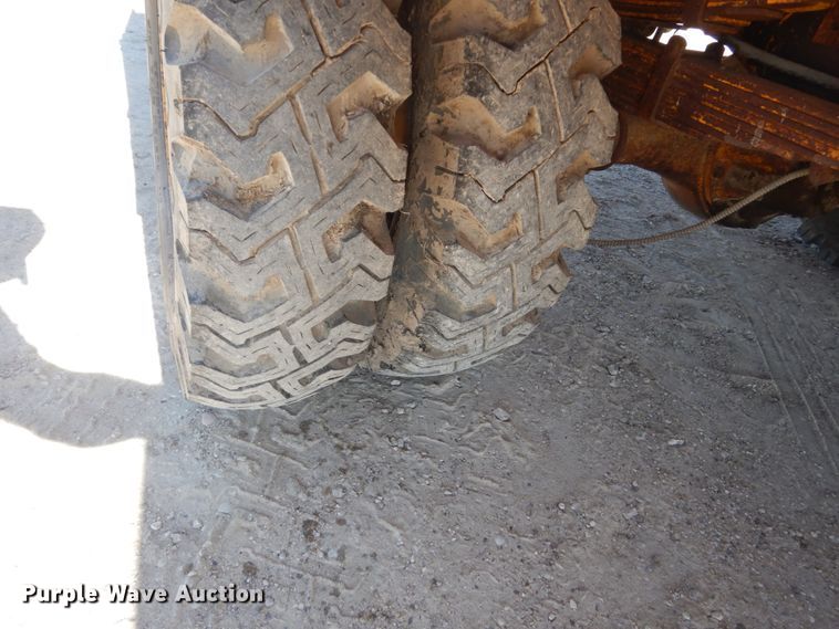 image for item FU9544 1962 International 130 drilling rig truck