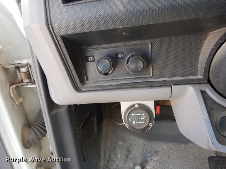 image for item FU9545 1997 Ford F700 flatbed truck with sprayer system