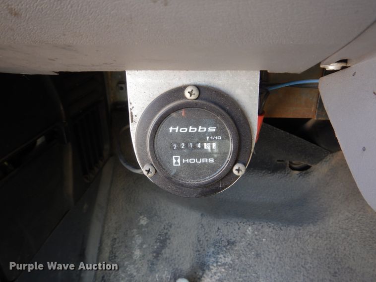 image for item FU9545 1997 Ford F700 flatbed truck with sprayer system