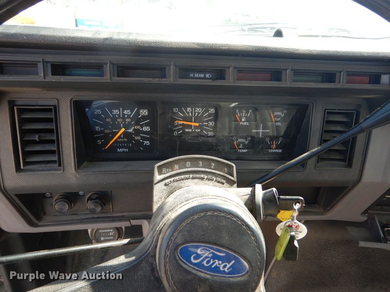 image for item FU9545 1997 Ford F700 flatbed truck with sprayer system