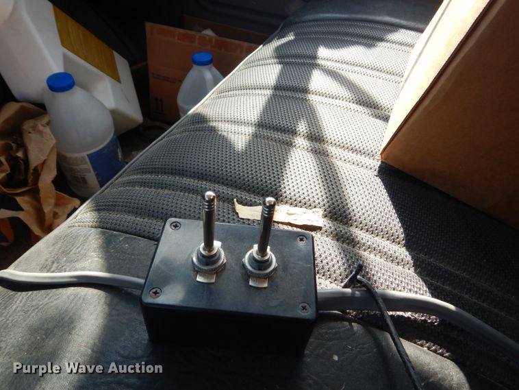 image for item FU9545 1997 Ford F700 flatbed truck with sprayer system