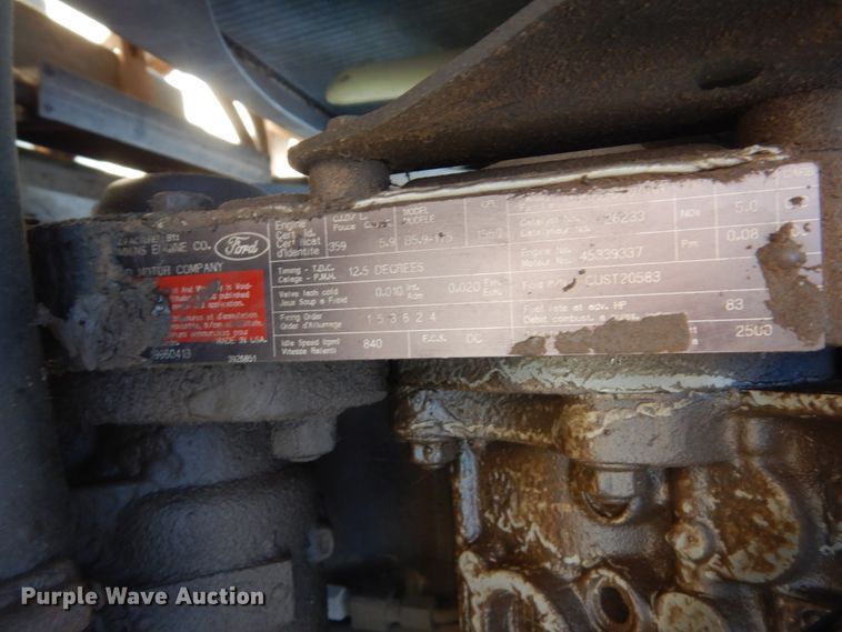 image for item FU9545 1997 Ford F700 flatbed truck with sprayer system