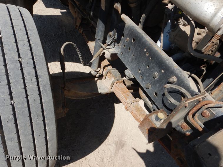 image for item FU9545 1997 Ford F700 flatbed truck with sprayer system