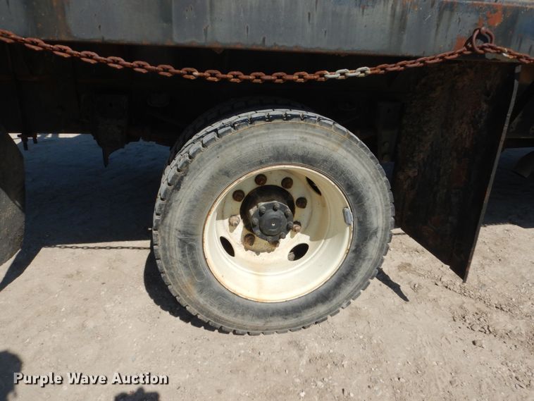 image for item FU9545 1997 Ford F700 flatbed truck with sprayer system