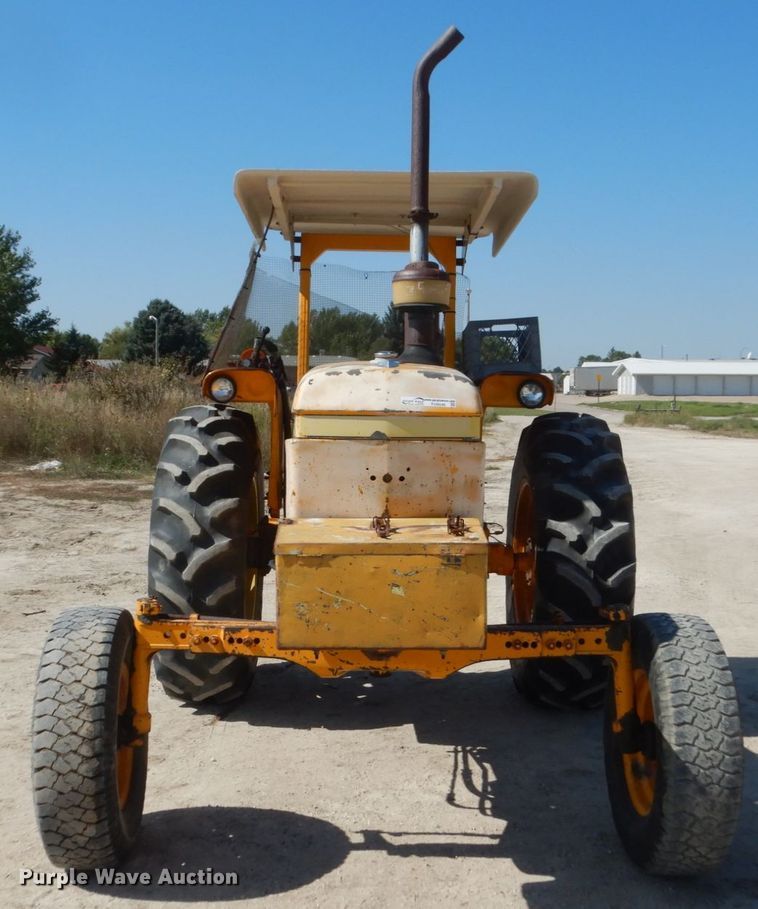 image for item FU9546 John Deere 2640 tractor